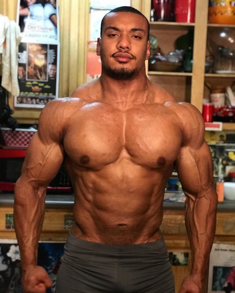 Larry wheels сколько лет